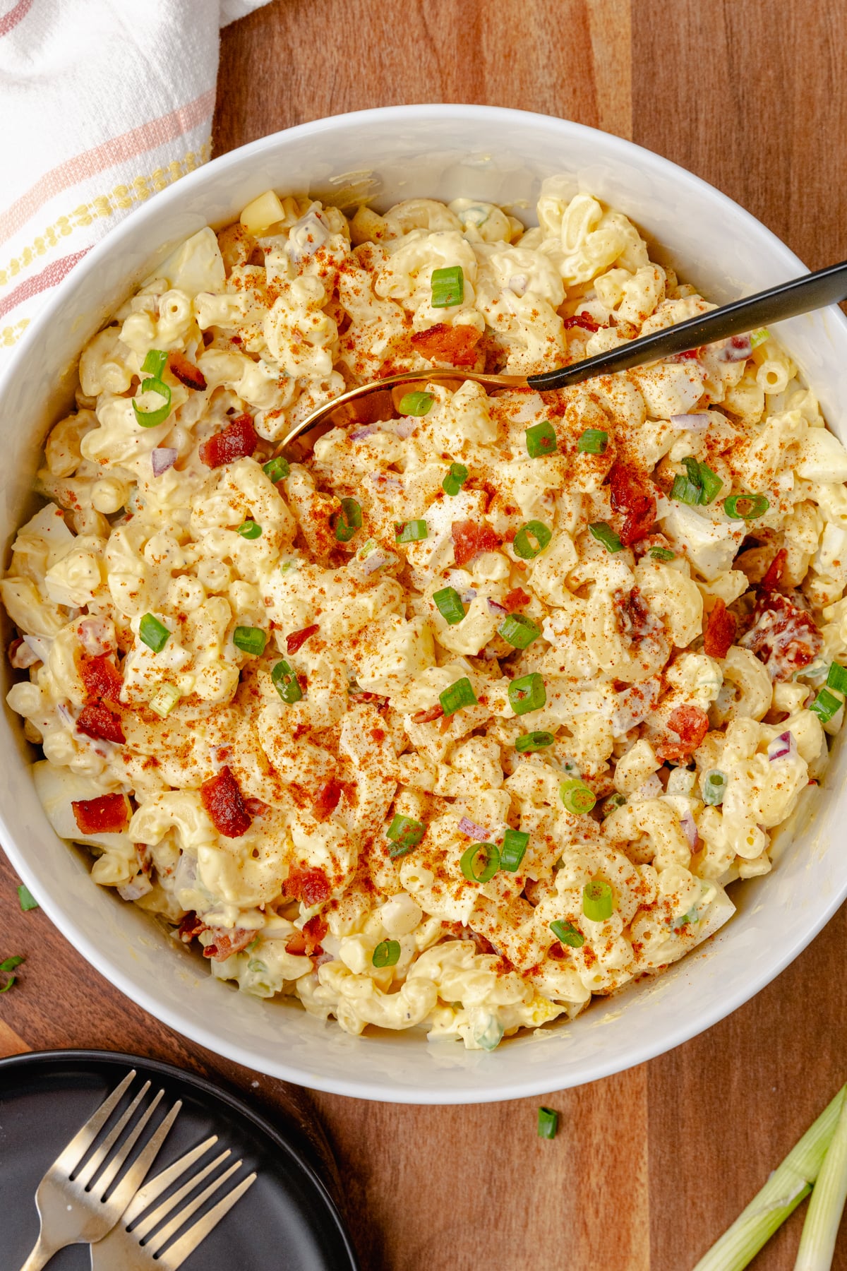 Creamy Deviled Egg Pasta Salad: Tangy Dijon & Crispy Bacon Recipe